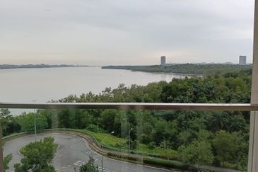 Puteri Cove Residences