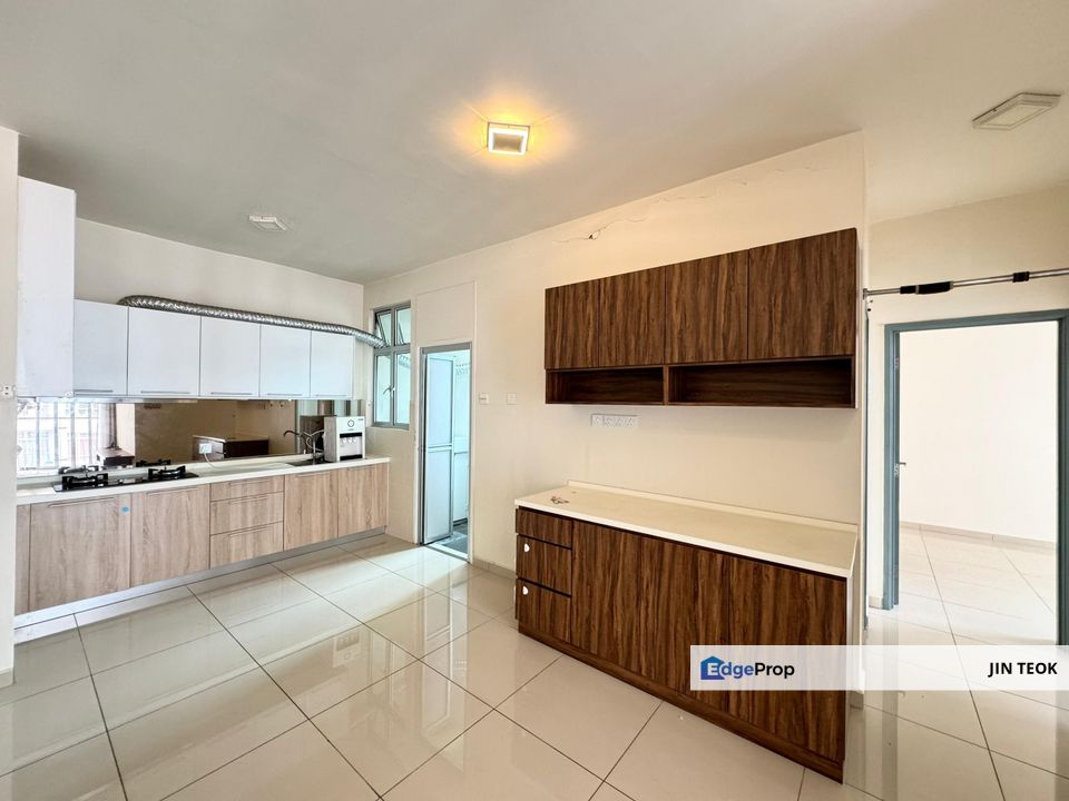 One Sentral Serviced Residence / 2 Bedrooms / Corner Unit / Partial Furnished, Johor, Nusajaya