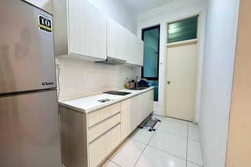 D'Summit Residences @ Kempas Utama