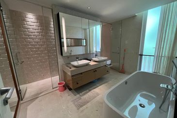 Emerald Bay @ Puteri harbour