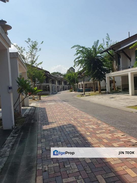 Leisure Farm Pinggiran Bayou Double Storey Townhouse, Johor, Gelang Patah