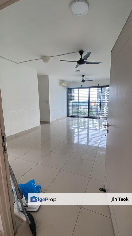 Aliff Avenue Three Bedrooms City View Partial Furnished, Johor, Johor Bahru