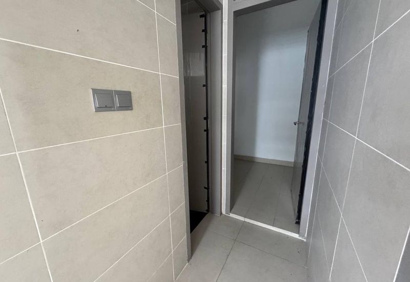 The Canal Garden South, Horizon Hills