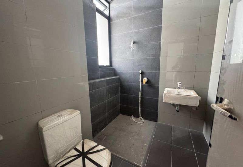 The Canal Garden South, Horizon Hills