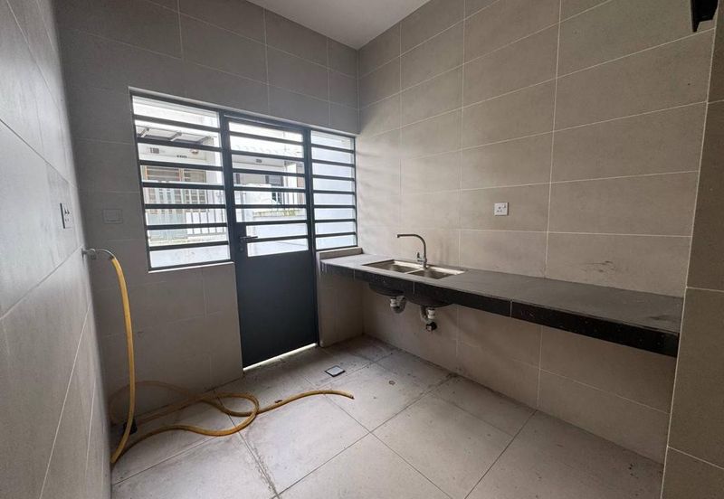 The Canal Garden South, Horizon Hills