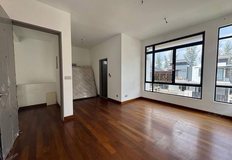 The Canal Garden South, Horizon Hills