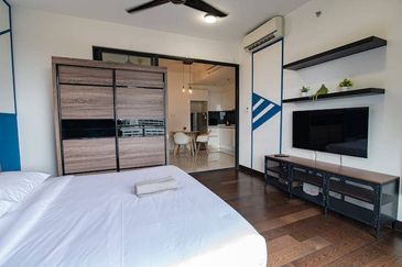 Almas Suites @ Puteri Harbour