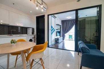 Almas Suites @ Puteri Harbour