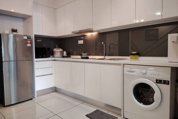 Almas Suites @ Puteri Harbour