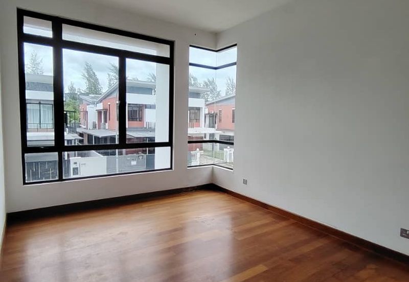 The Canal Garden South, Horizon Hills