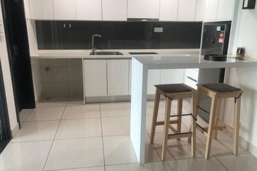 Almas Suites @ Puteri Harbour