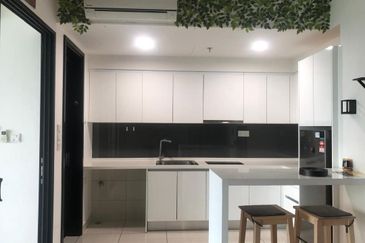 Almas Suites @ Puteri Harbour