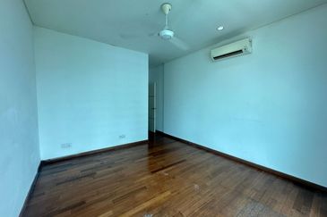 1Medini & Medini Signature