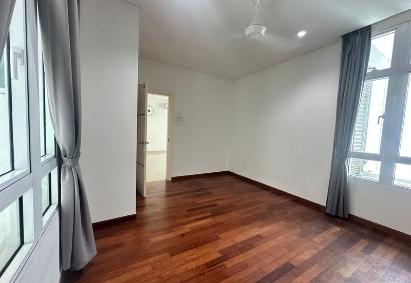 1Medini & Medini Signature