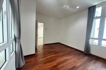 1Medini & Medini Signature