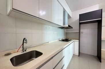 1Medini & Medini Signature