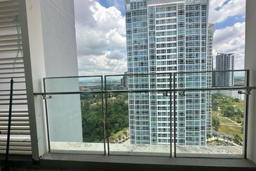 1Medini & Medini Signature