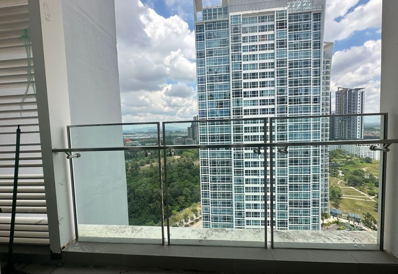 1Medini & Medini Signature