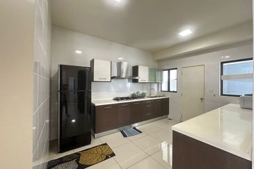 Ujana Executive Apartment