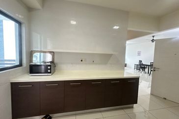 Ujana Executive Apartment