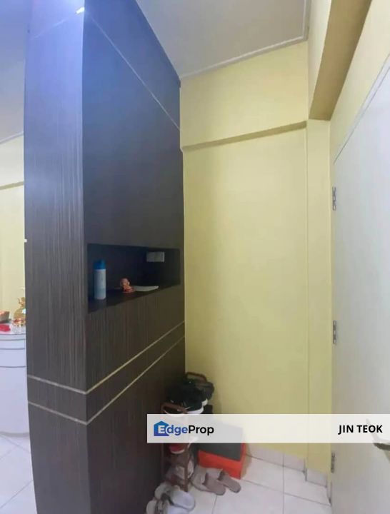 Taman Nusa Bestari Shop Apartment Three Bedrooms, Johor, Johor Bahru