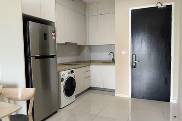 The M @ Medini Macrolink