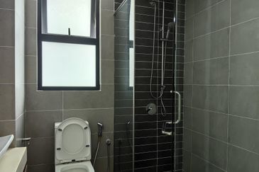 The M @ Medini Macrolink