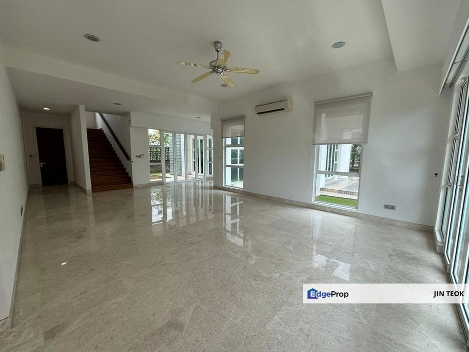 Melody Park East Ledang Bungalow Swimming Pool Partial Furnished, Johor, East Ledang