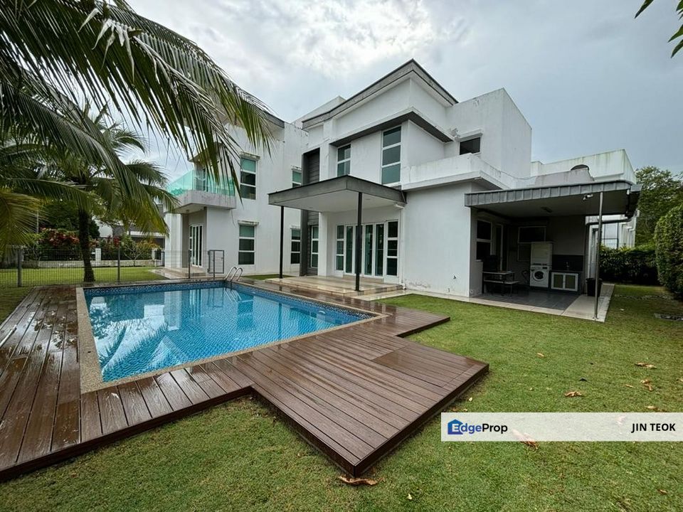 Melody Park East Ledang Bungalow Swimming Pool Partial Furnished, Johor, East Ledang