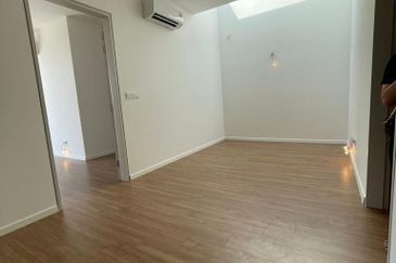 Luxura Residence @ twentyfive.7