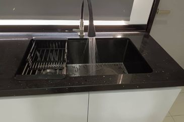 Luxura Residence @ twentyfive.7