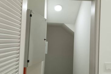 Luxura Residence @ twentyfive.7