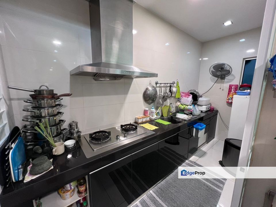 Lakeside Terrace Kota Kemuning double storey superlink house facing golf course for sale, Selangor, Kota Kemuning