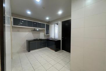 Jalan Kemuning Permai 33/42 