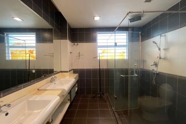 Jalan Kemuning Permai 33/42 