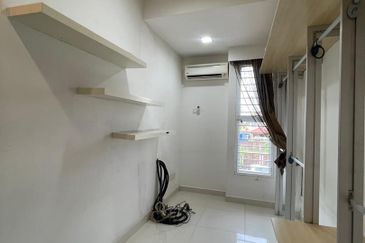 Jalan Kemuning Permai 33/42 