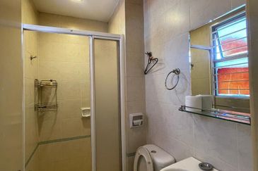 Jalan Kemuning Permai 33/42 