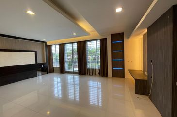 Jalan Kemuning Permai 33/42 