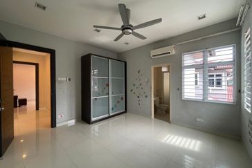 Jalan Kemuning Permai 33/42 