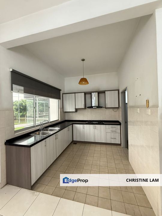 Lagoon Residences Kota Kemuning 3 Storey Townhouse For Sale, Selangor, Kota Kemuning