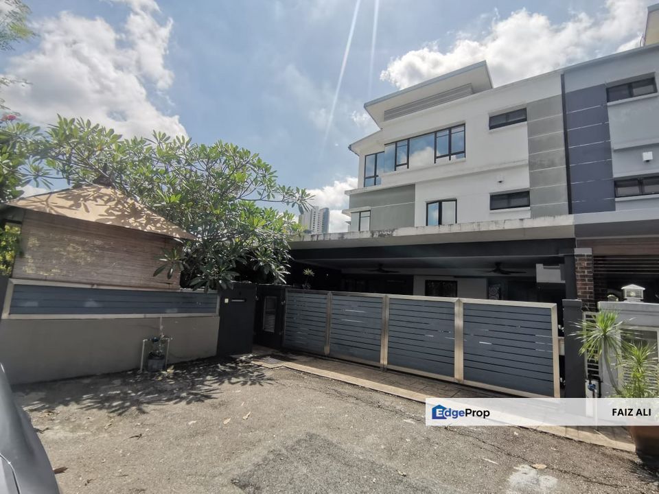 CORNER LOT 3.5 Sty SEMI-D Saujana Palma Residence, Prima Saujana, Kajang, Selangor, Kajang