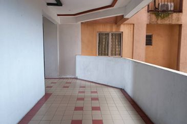 Kristal Heights Apartment