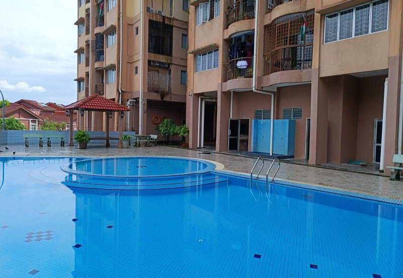 Kristal Heights Apartment