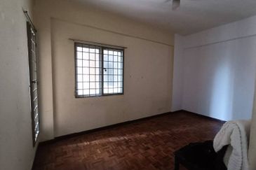 Kristal Heights Apartment