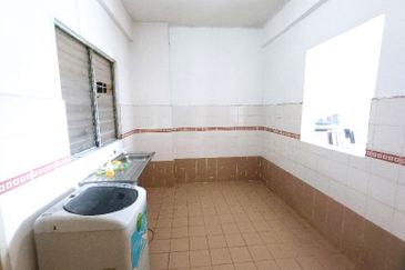 Kristal Heights Apartment