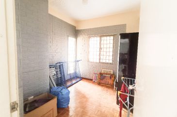 Kristal Heights Apartment