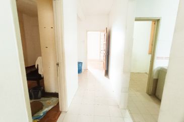 Kristal Heights Apartment