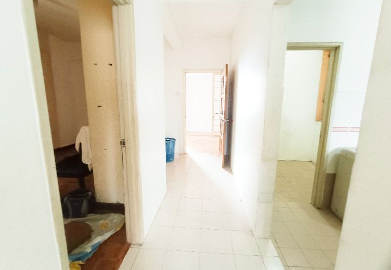 Kristal Heights Apartment