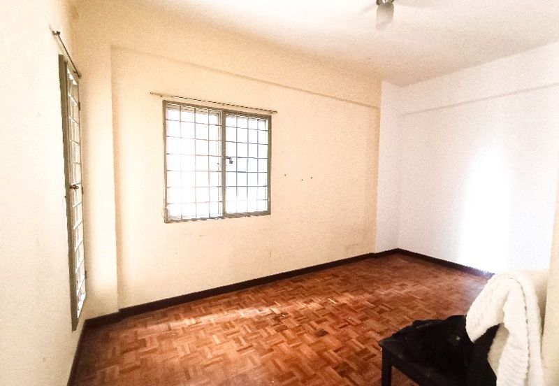 Kristal Heights Apartment