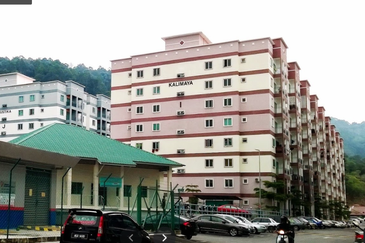 Lumut Waterfront Villa